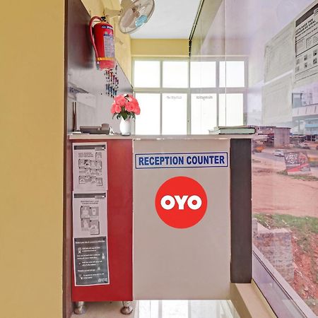 Hotel O Lakshmi Sri Deluxe Boarding & Lodgeing Kumbalgod Экстерьер фото