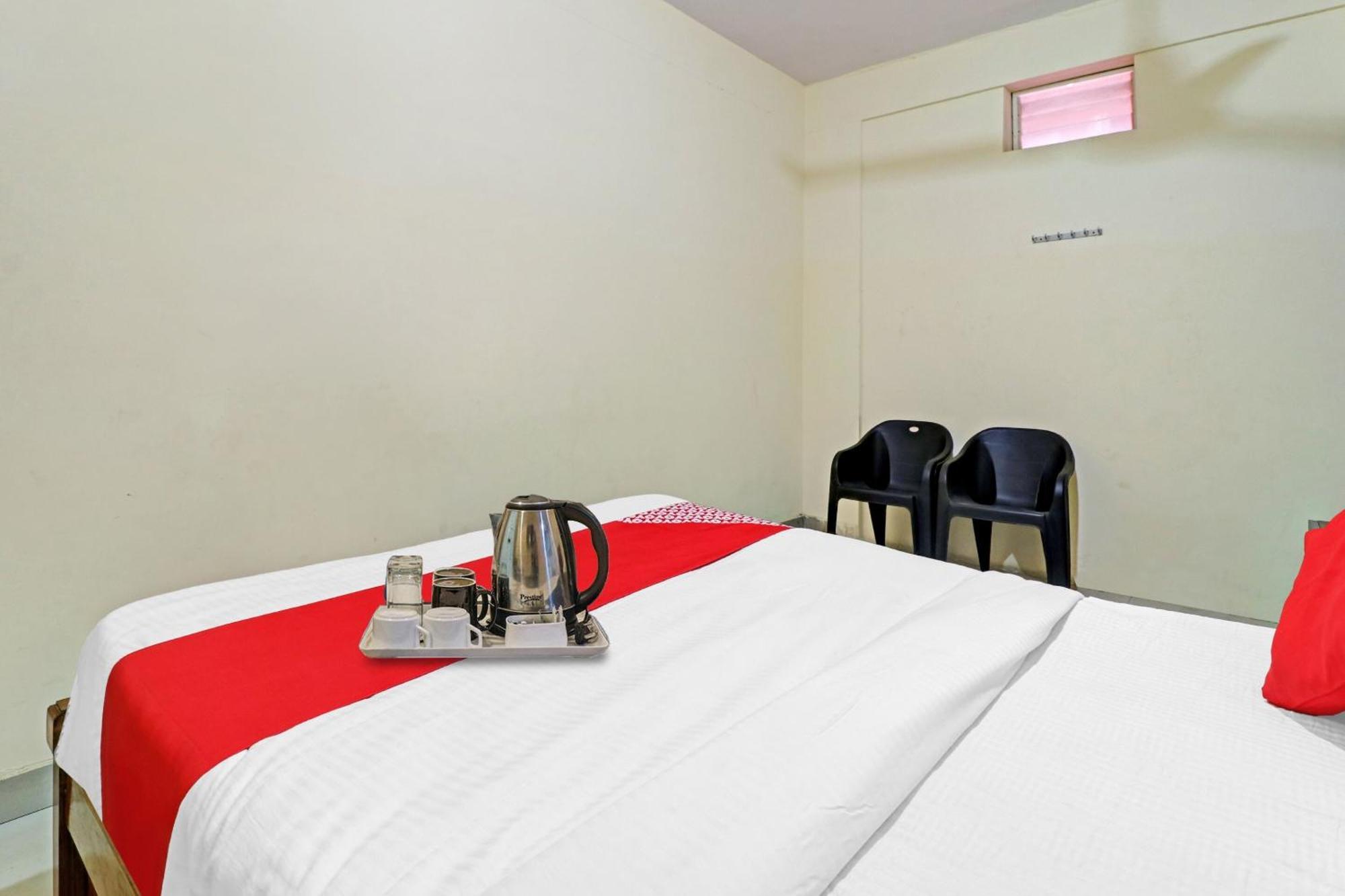 Hotel O Lakshmi Sri Deluxe Boarding & Lodgeing Kumbalgod Экстерьер фото